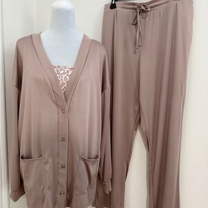 Women's 3-Pc Khaki Travel/Loungewear Set